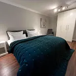 Helle Ferienwohnung Mit Sonniger Terrasse