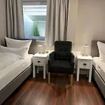 Helle Ferienwohnung Mit Sonniger Terrasse
